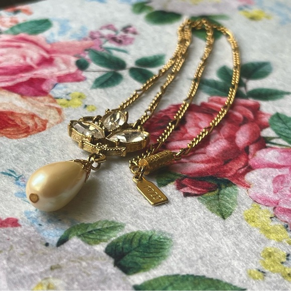 1928 JEWELRY CO | Vintage | Faux Pearl Drop Clear Rhinestone Y - Shape Necklace - Picture 3 of 16